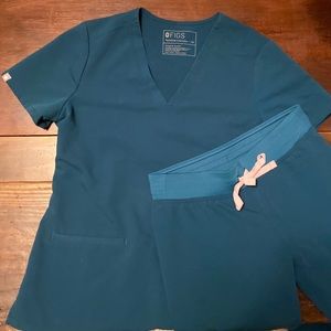 FIGS Caribbean Blue!